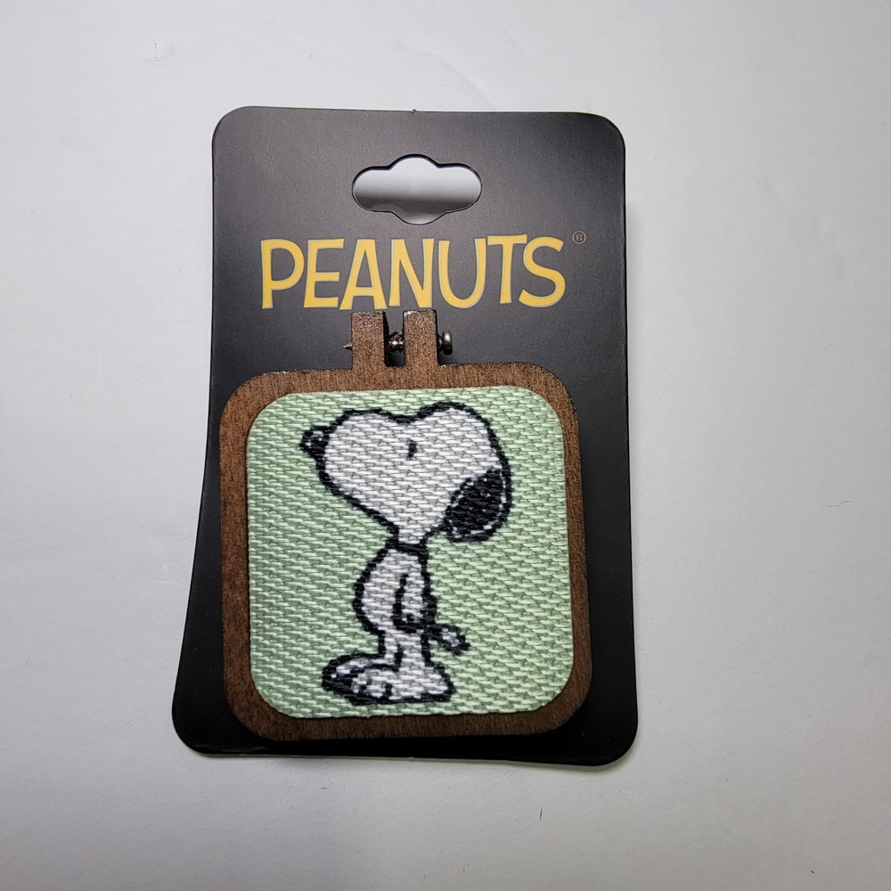 Peanuts Snoopy Cross Stitch Wood Enamel Pin Bioworld New 2024‎